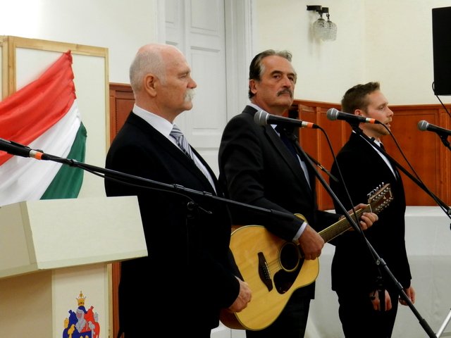 56-ra emlékeztünk 14